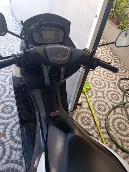 Yamaha NMAX 2023