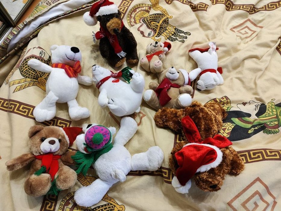 Новорічні м'які іграшки, кінь, ведмеді