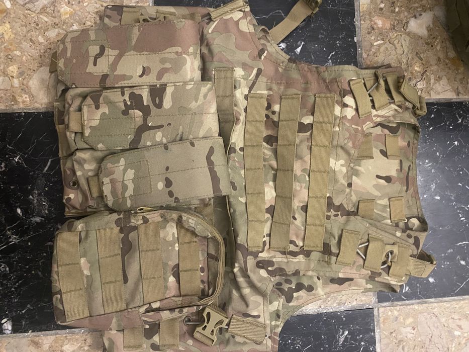 Malas taticas e coletes