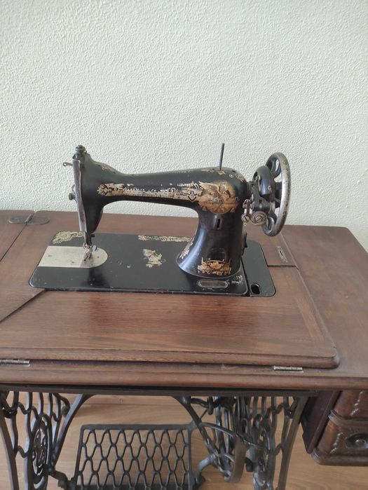 Maquina costura com móvel