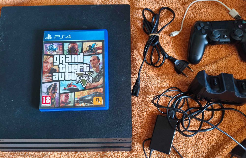 Playstation 4 Pro 1TB / CUH-7216B / FW-13.00