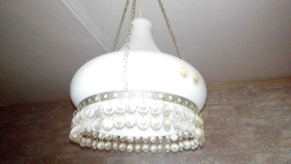 Продам люстру комнатную