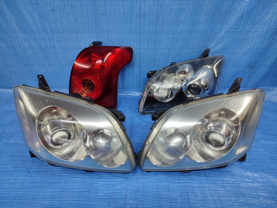 Toyota Avensis t25 фара стоп фонарь ліхтар авенсіс