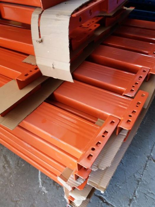 estantes prateleiras de arrumação armazém paletes