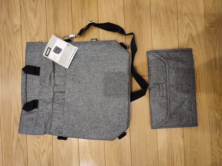 Thule sleek changing bag