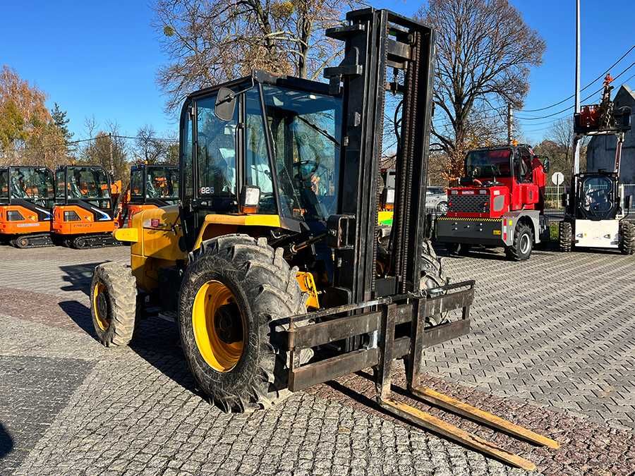 Wózek widłowy terenowy JCB 926 4 WD triplex 5,5 m 2014