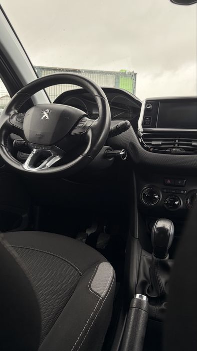 PEUGEOT 208 1.2 PureTech