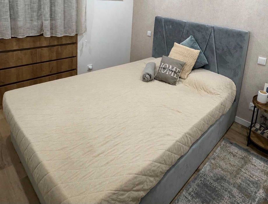 Conjunto Cama Casal Completo (Cama + Estrado + Colchão) - Excelente Estado