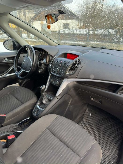 Opel Zafira Tourer 2015