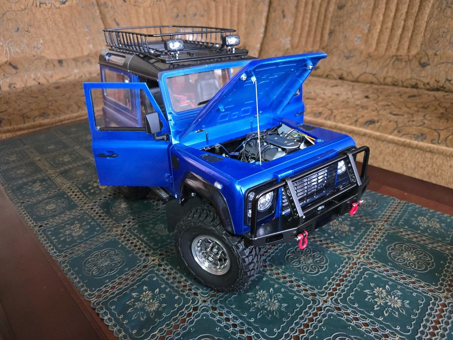 Машинка на радіокеруванні. Trophy. RC4WD 1/10 Land Rover Defender D90
