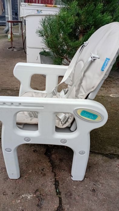 Стілець для годування