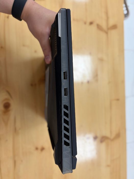 ASUS ROG Strix G16 RTX 4080 12GB i9-13980HX 32GB RAM