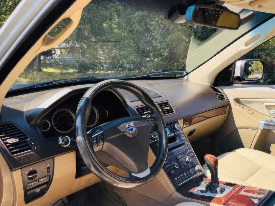 Volvo XC90      2014