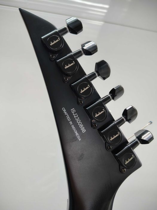 Gitara Jackson X Series Soloist SLX DX Camo, podstrunnica Laurel, Winter Camo
