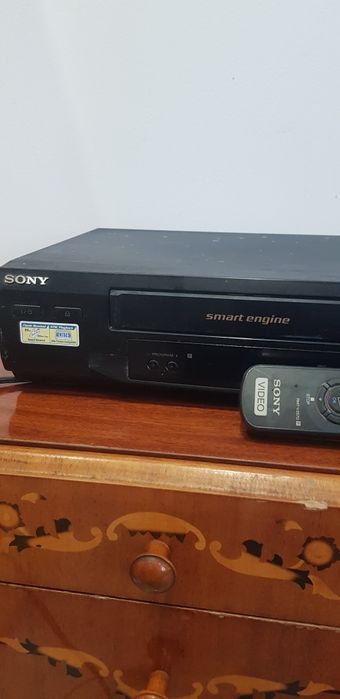 Продам відеомагнітофон