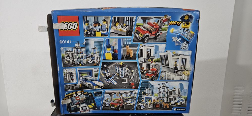 Vendo LEGO City 60141 – Esquadra da Polícia, conjunto 100% completo, ideal para colecionadores ou para quem procura um LEGO original.