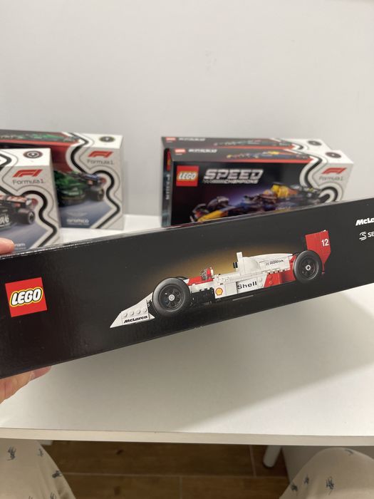 Lego 10330, McLaren MP4/4 & Ayrton Senna, 693 деталі. Айртон  Сенна
