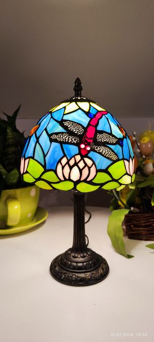 Lampka nocna witrażowa kwiaty lotosu z ważkami