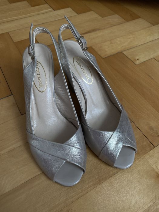 Skórzane sandały 39 na obcasie