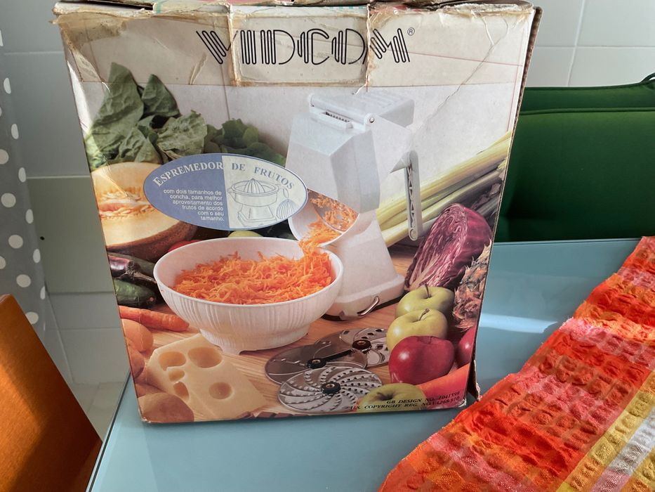 Máquina cortar, café, abre latas kenwood, secador roupa, fole