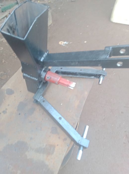 Подрібнювач гілок фрезерний до трактора