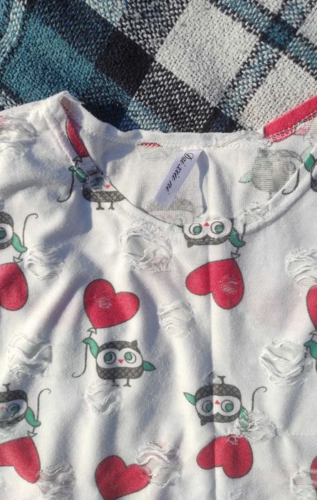 Біла майка з візерунком