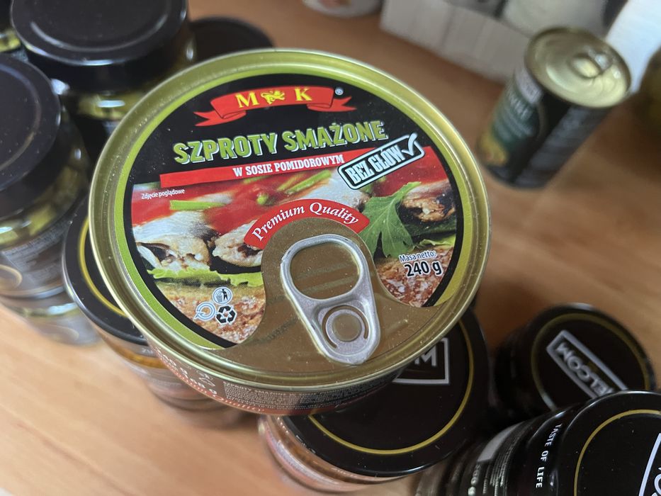 Сардина скумбрія кілька тунець лосось шпроти риба рубана бички