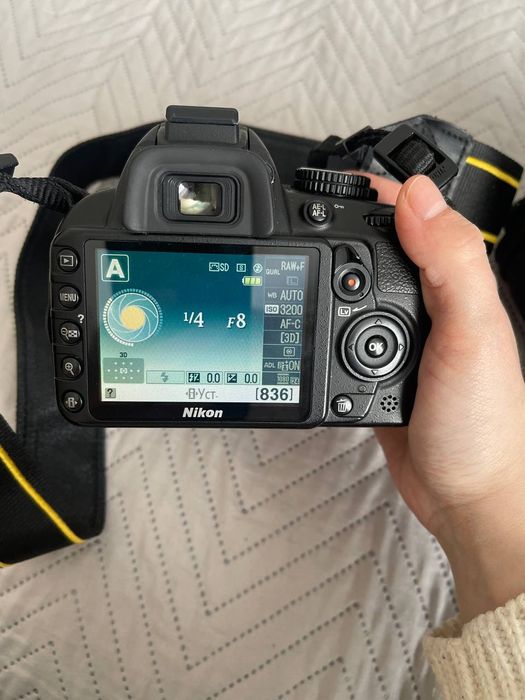 Дзеркальний фотоапарат Nikon D3100