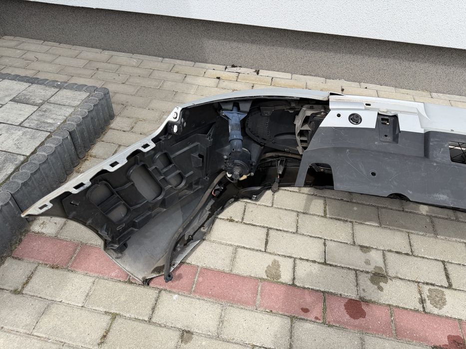 Zderzak przedni Peuegot 407 CC