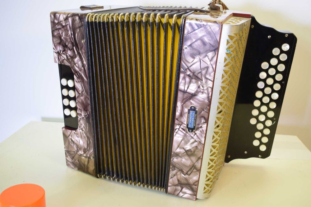 Concertina Hohner 2 Voz Tonalidade LA   3