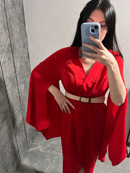 Czerwona sukienka midi