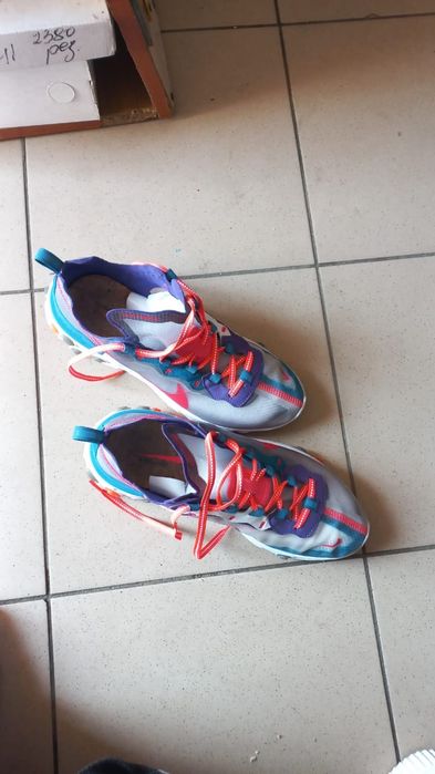 Кросівки Nike React Element 87 - Стан як нові!