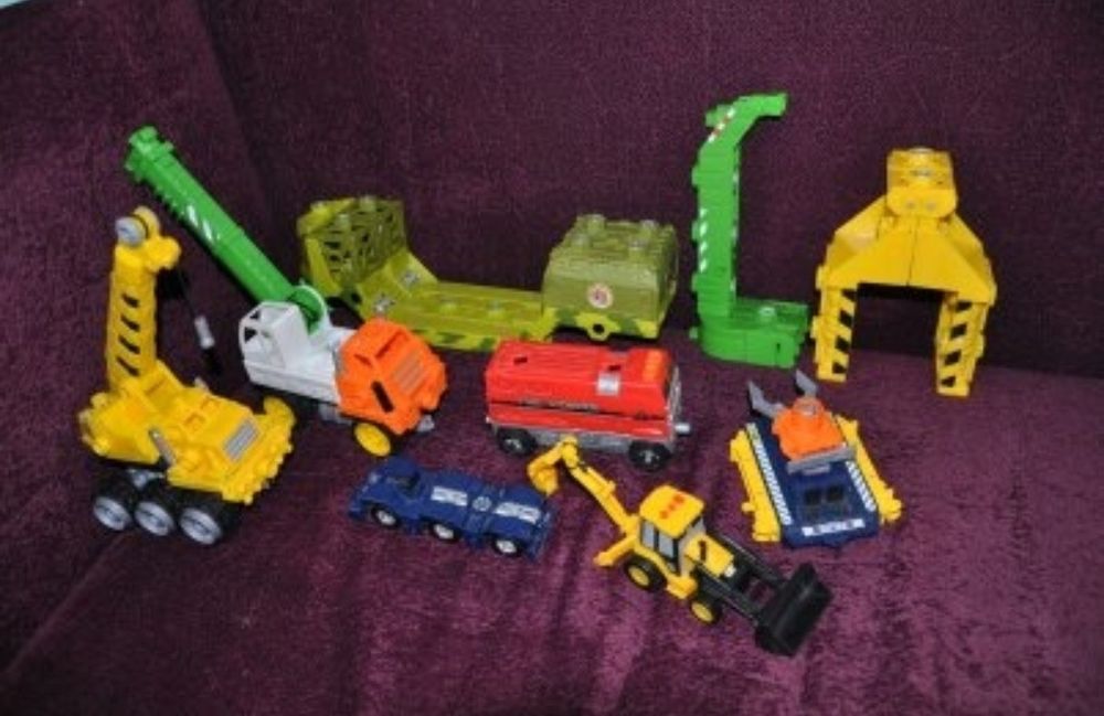 Коробка  машин  matchbox конструктор будівельної техніки.