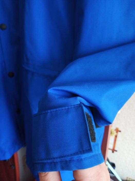 Продам мужскую ветровкуку