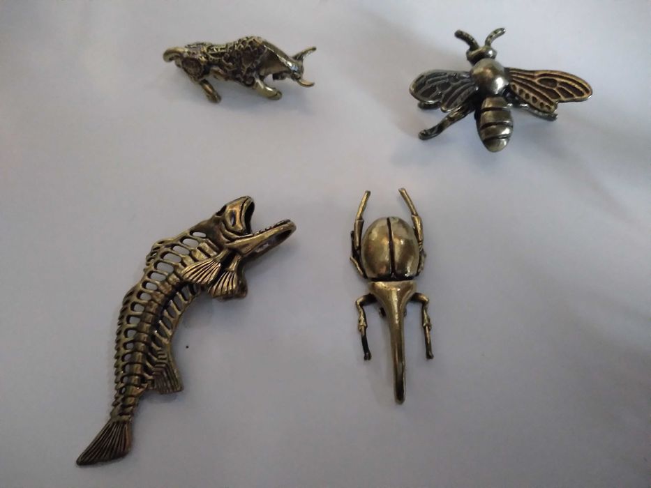 Zestaw figurek z mosiadzu 14 szt