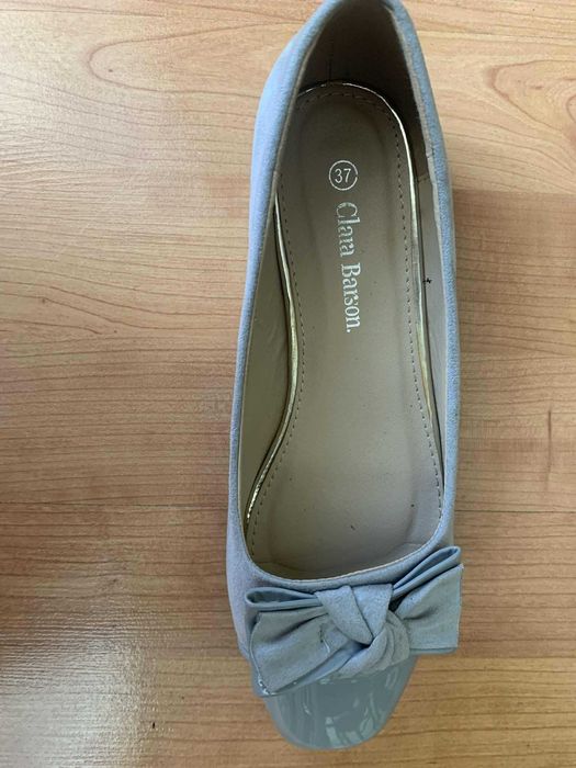 Clara Barson Czółenka na słupku roz. 37