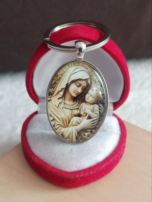 Przepiękny brelok Matka Boska breloczek Jezus brelok Maryja