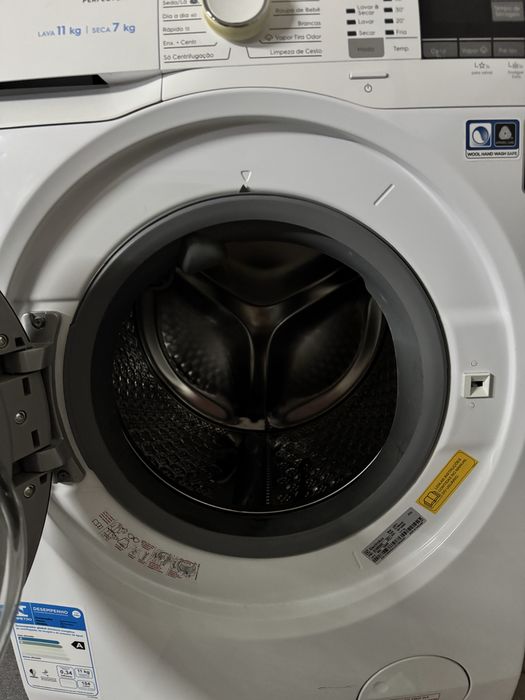 Maquina Lava e Seca 110V - NAO ESTA A FUNCIONAR boa para extrair pecas