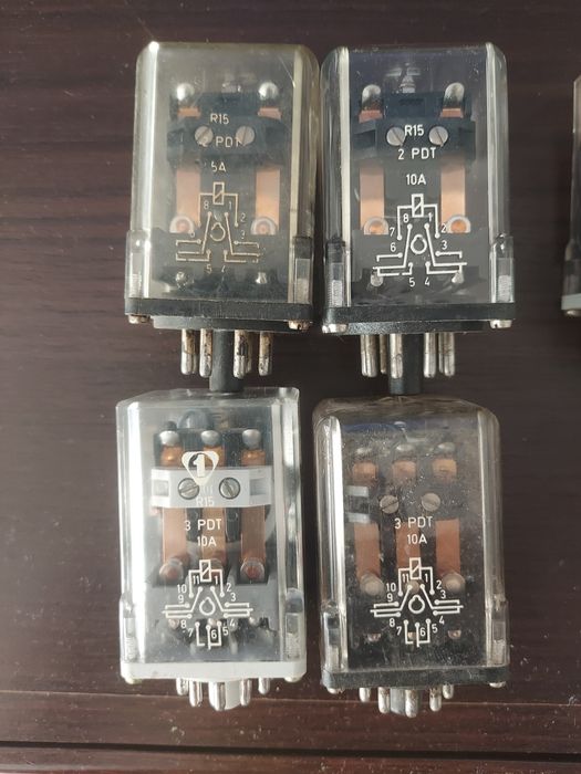 Przekaźniki R15 10 A  7 sztuk