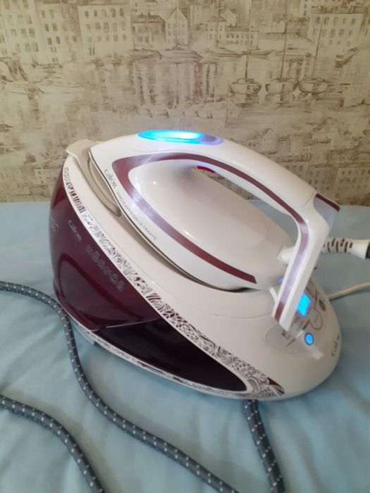 Утюг с парогенератором Calor GV9560.