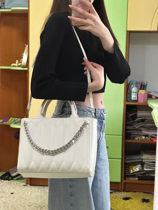 Біла сумка BERSHKA