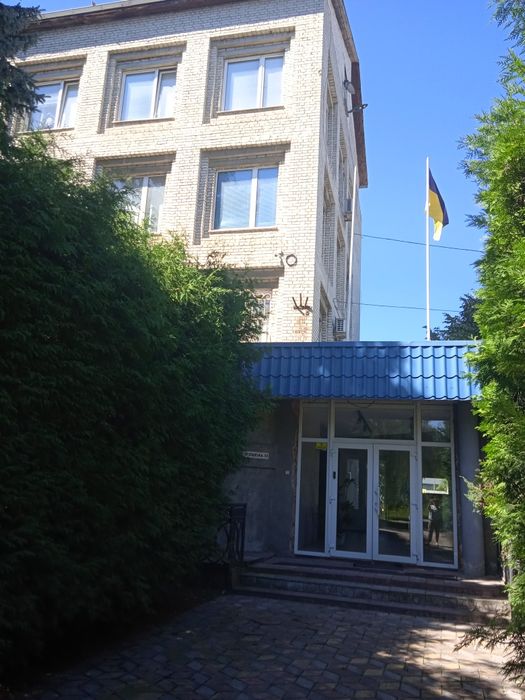 Офісні приміщення, виробничі приміщення