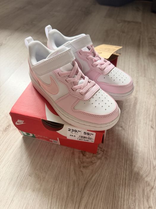 Buty Nike dziecko rozowe biale rozmiar 29 , 5 nowe z metkami polecam