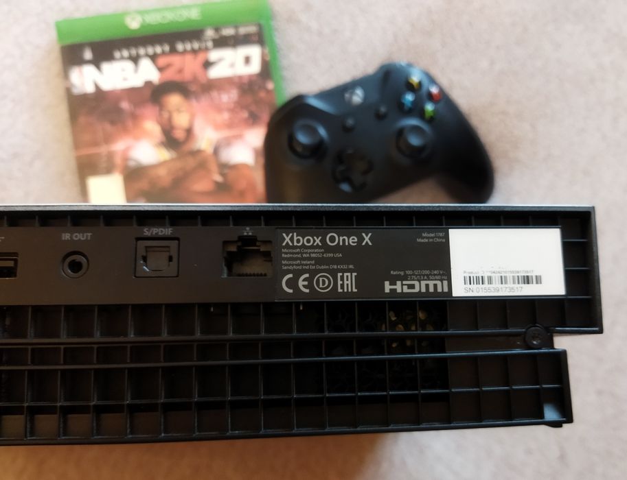 Xbox One X на 1 ТБ +диск NBA 2k20 + акаунт з іграми (GTA 5, RDR2, серія Mafia)