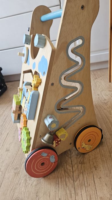 Drewniany chodzik-pchacz