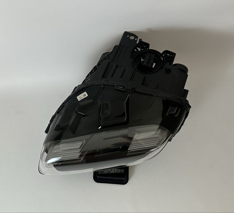 Porsche Taycan фара фари передні оптика передня наявність 9J1941031F
