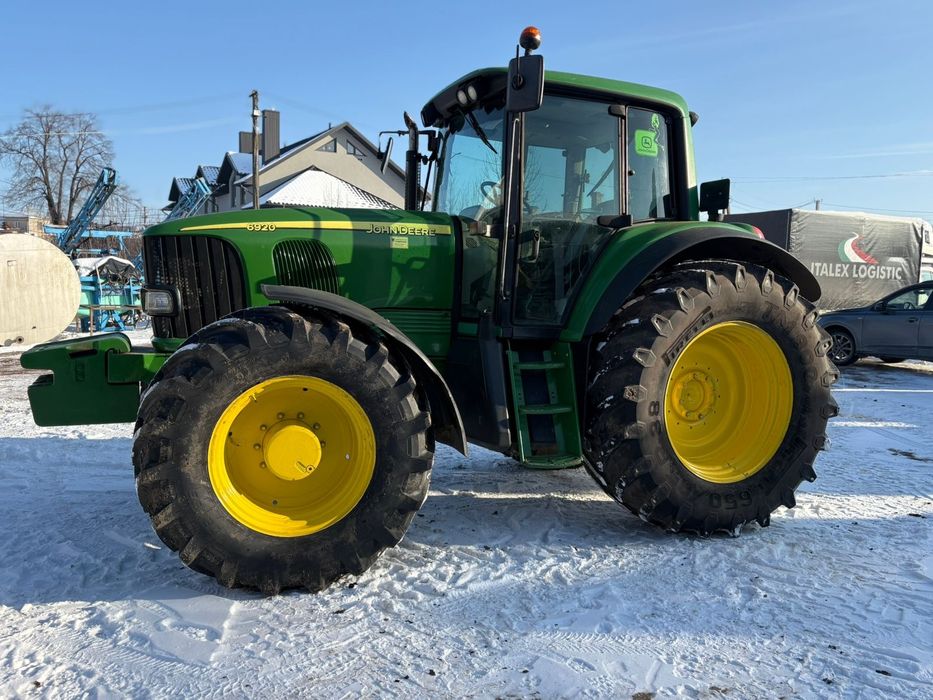 Трактор John Deere 6920
