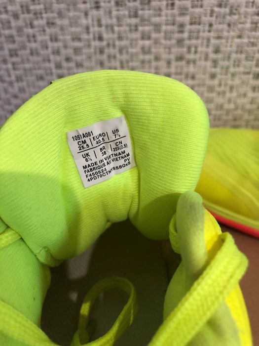 кросівки для волейболу асікс