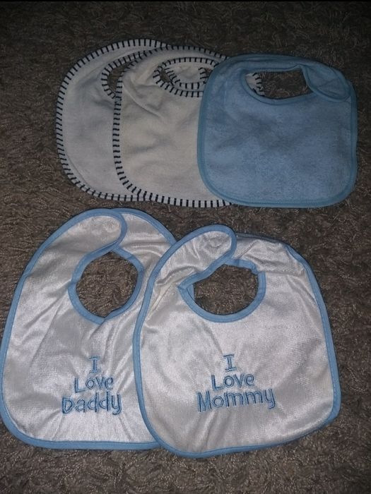 Babetes novos para bebé