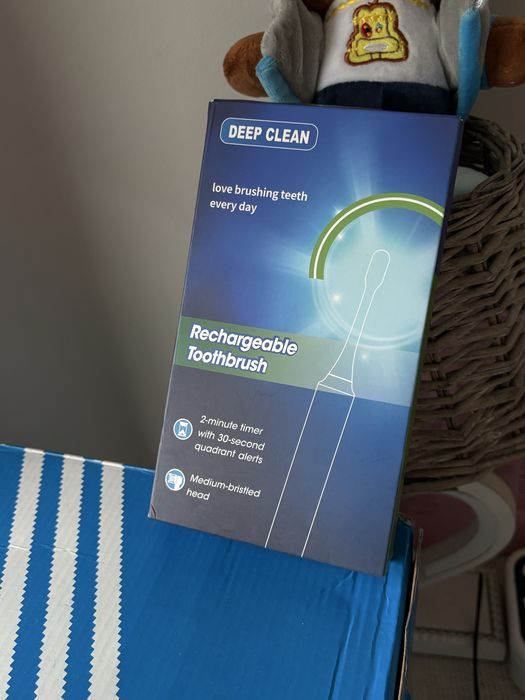 Nowa Szczoteczka Elektryczna + 4 Końcówki wymienne + Ładowarka